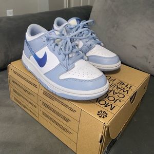 Big kids size 4.5 Nike Dunk low blue & white